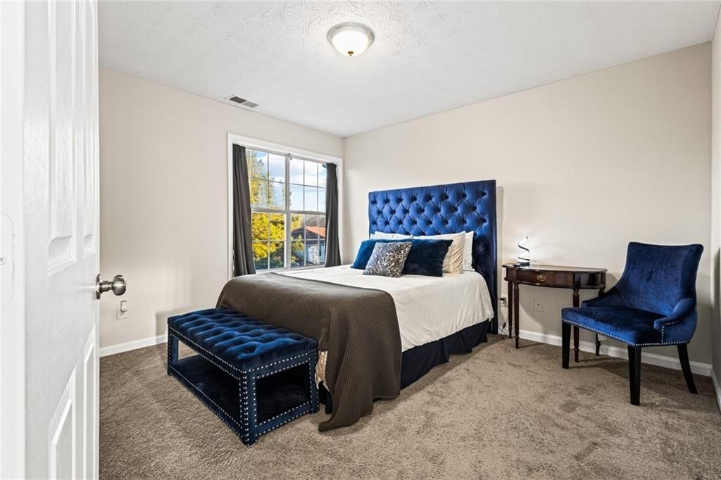 Building Photo - 2034 Locksley Terrace