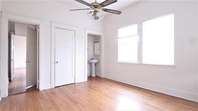 Building Photo - 7215 S Claiborne Ave