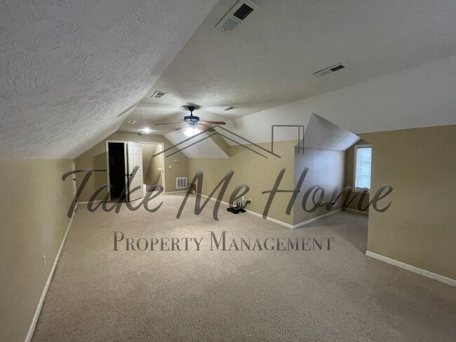 Building Photo - 4 Bedroom Home in Kickapoo District!