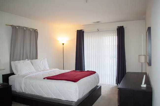 Building Photo - 889 Green St