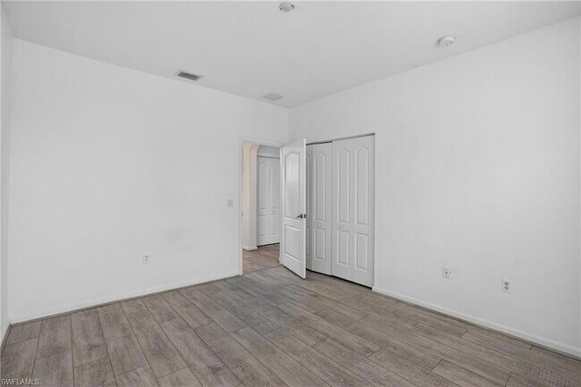Building Photo - 7005 Romana Way