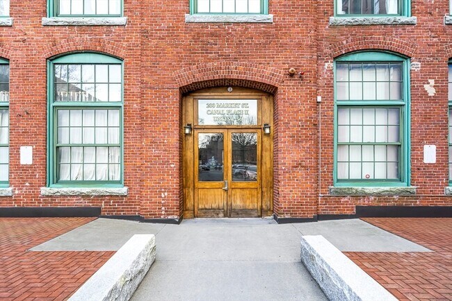 Primary Photo - 200 Market St