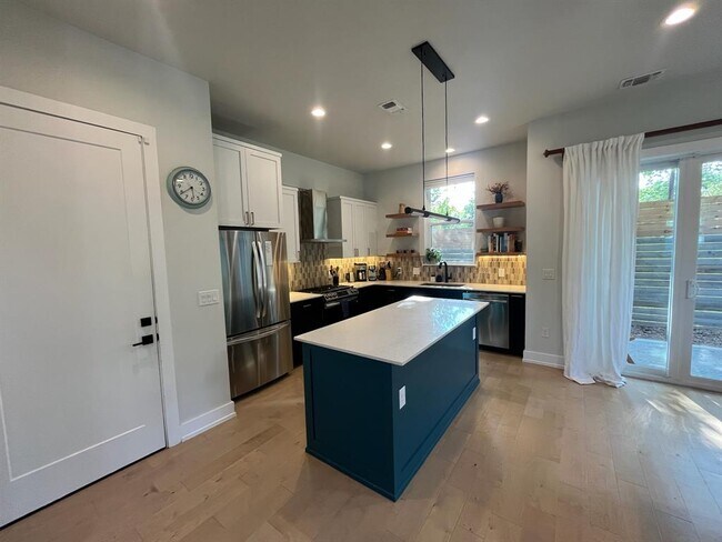 Building Photo - 3507 Oak Springs Dr