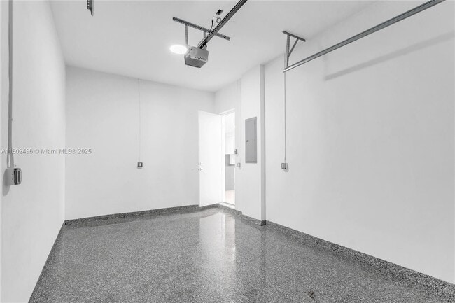 Building Photo - 3120 Carter St