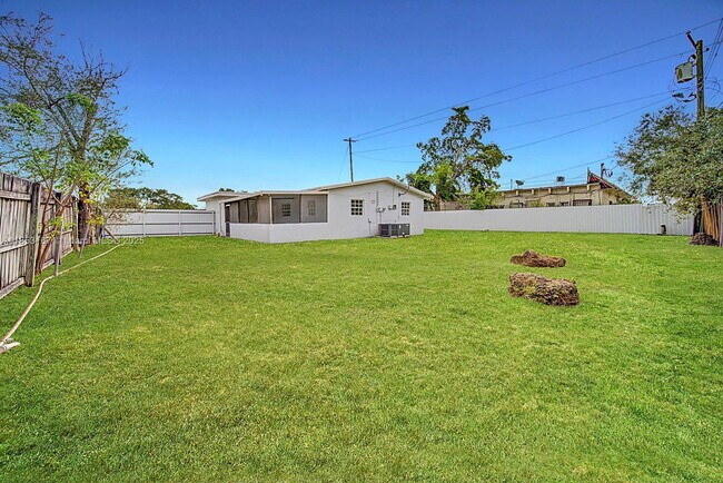 Building Photo - Northwest 36th Avenue, Miami Gardens, FL 3...