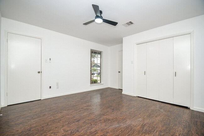 Building Photo - 7822 Albin Ln