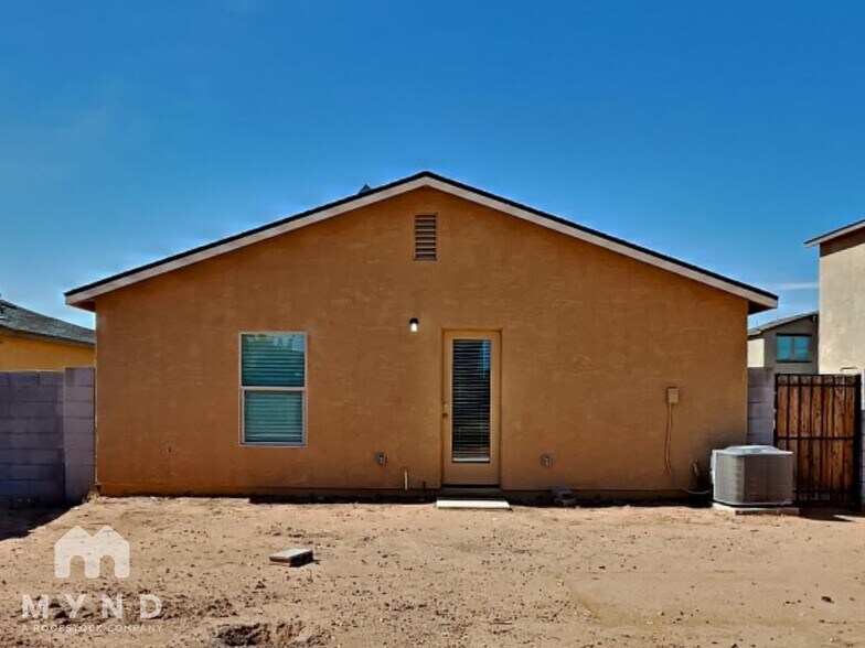 Building Photo - 218 W Dewey Ave