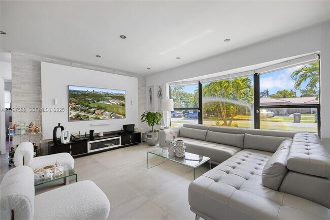 Building Photo - 20375 NE 22nd Pl