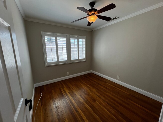 Building Photo - 3 Bed 2 Bath Home For Rent in an Excellent...