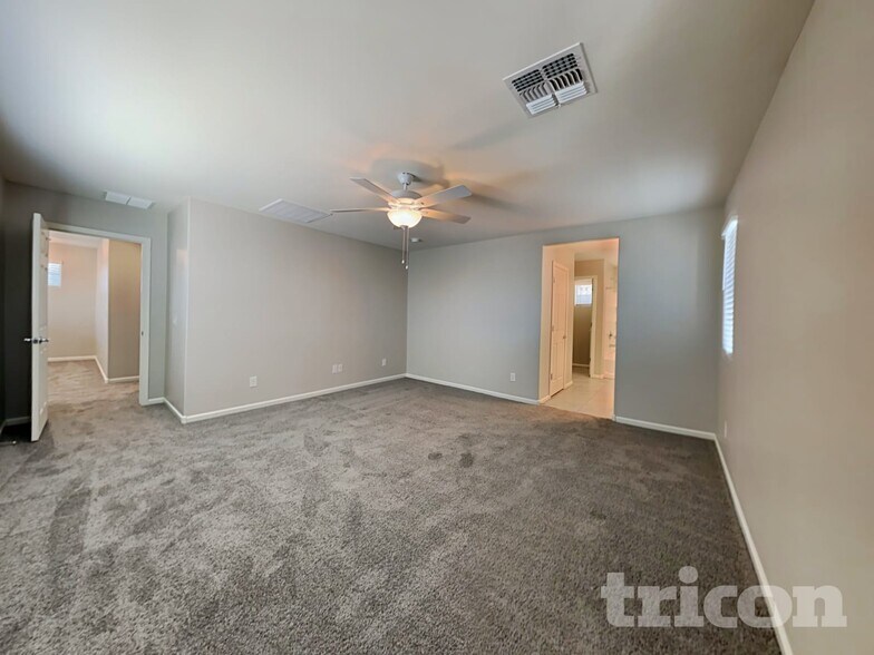 Building Photo - 8616 E Posada Ave