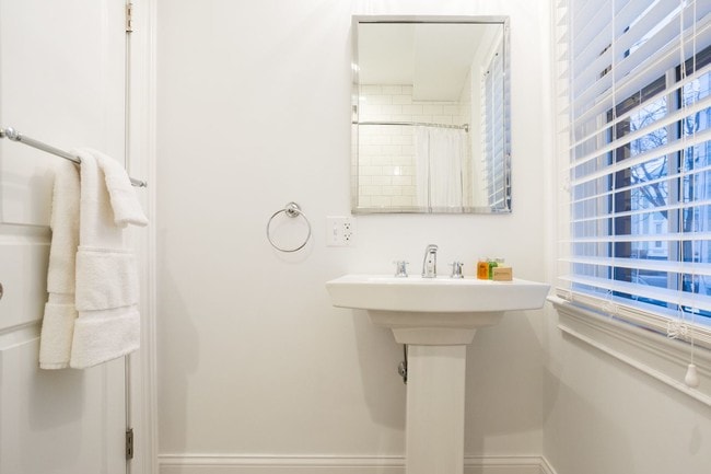 Building Photo - 126 Columbia Rd