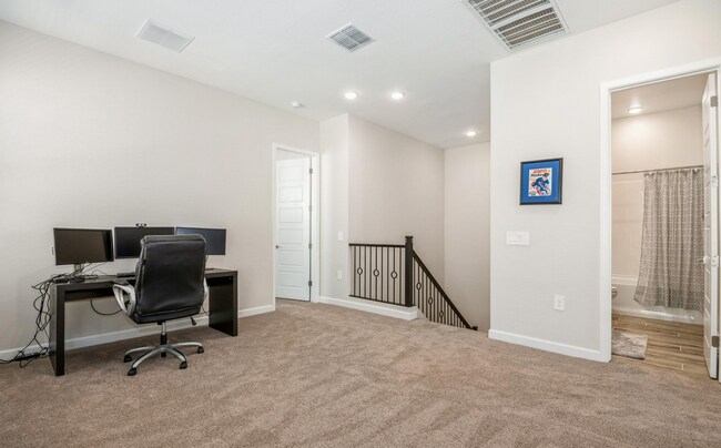 Building Photo - 4826 E Helena Dr