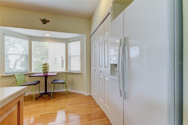 Building Photo - 1575 Pinellas Bayway S
