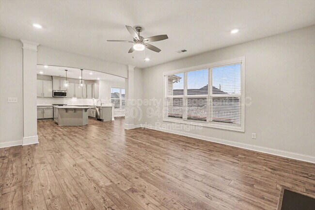 Building Photo - 7907 Moon Hl Pl