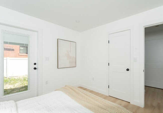 Building Photo - 7 Kenoza Ave