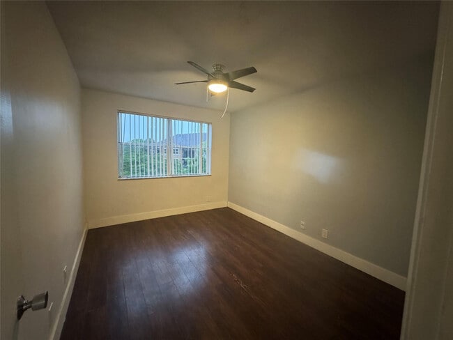 Building Photo - 9055 Wiles Rd