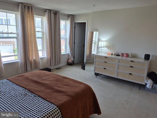 Building Photo - 9707 Glassy Creek Way