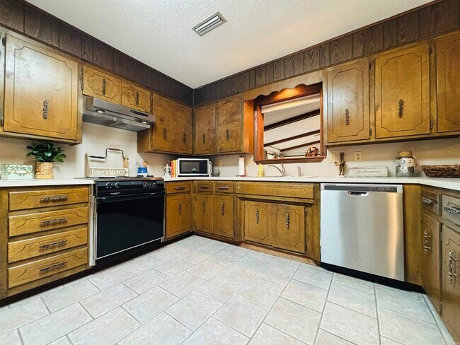 Building Photo - 816 Teresa Dr