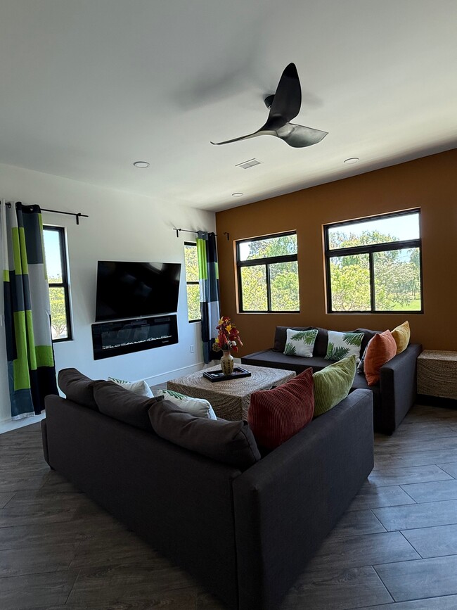 Building Photo - 3273 Hedwig Rd