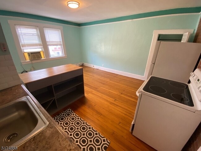 Building Photo - 313 Hoover Ave