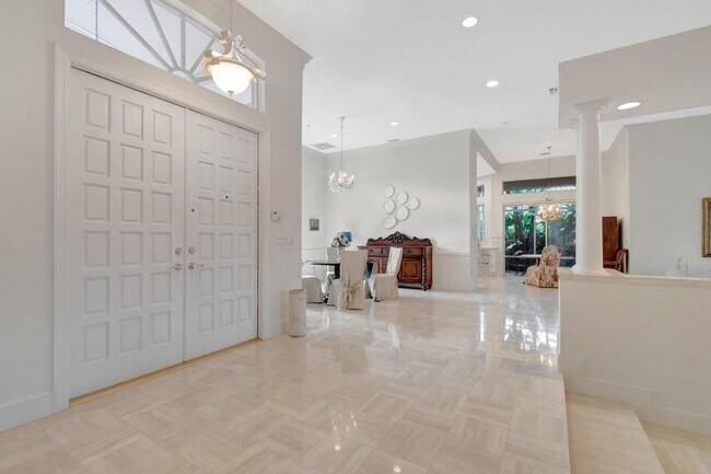 Building Photo - 8304 Desmond Dr