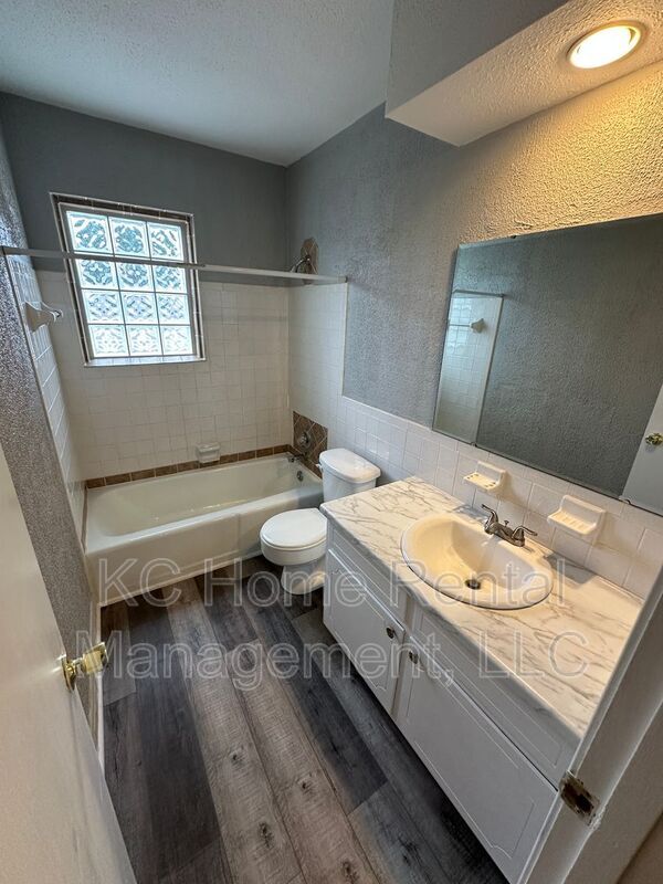 Building Photo - 6753 N Askew Cir