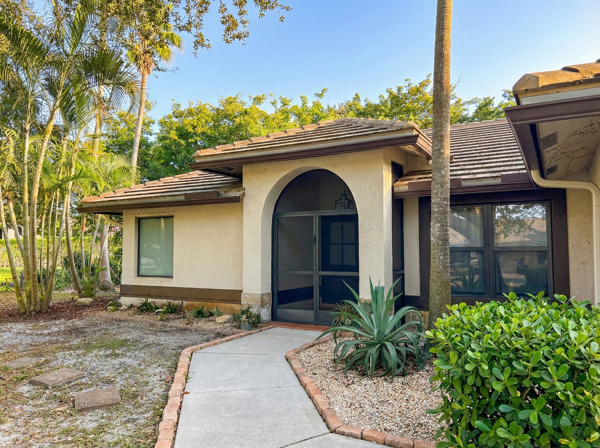 Building Photo - 10821 Paso Fino Dr