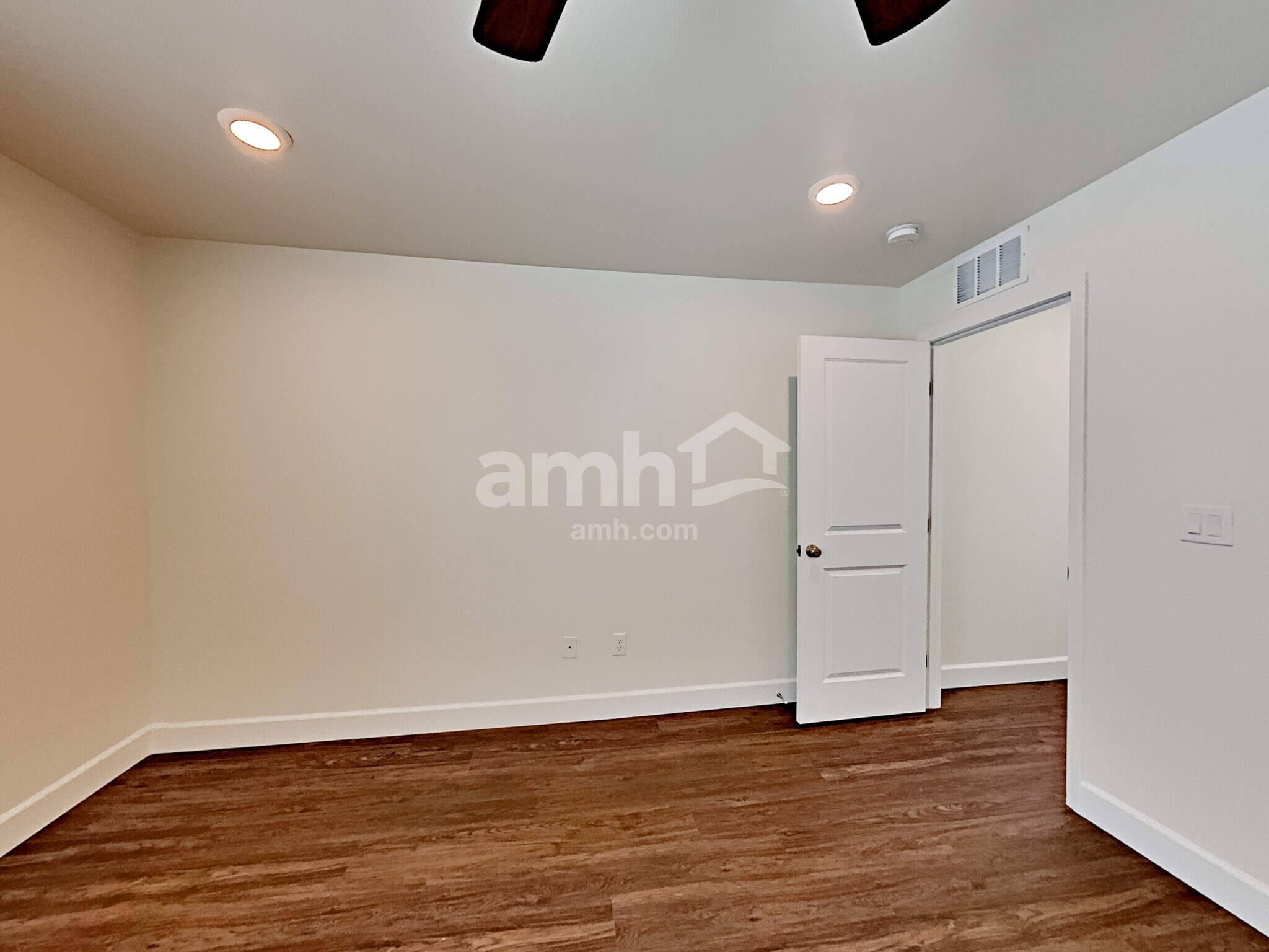 Building Photo - 1459 Garden Swing Ave