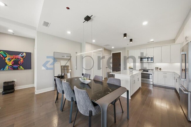 Building Photo - 214 Hunt St