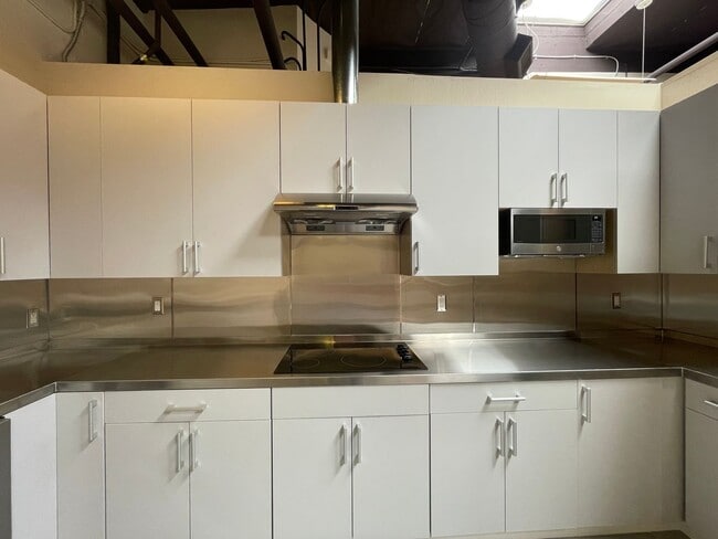 Building Photo - 41 E Main St