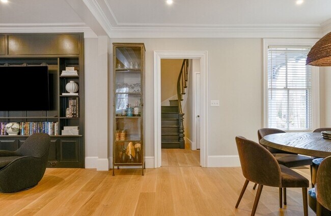 Building Photo - 51 Fair St