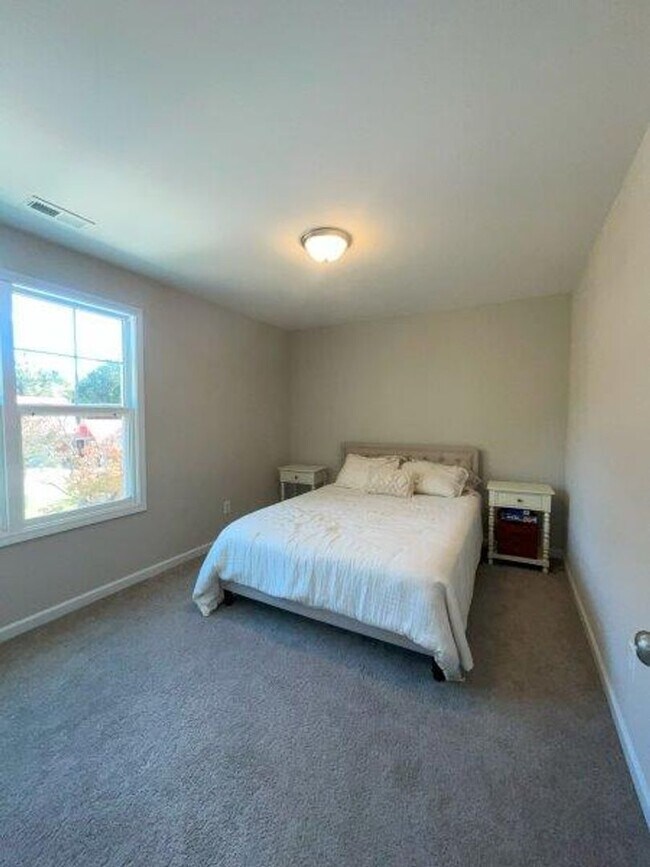 Building Photo - 3704 Stone St