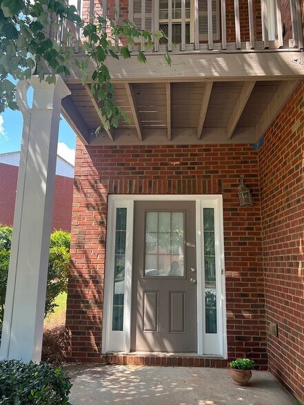 Building Photo - 6211 Crestgate Ln