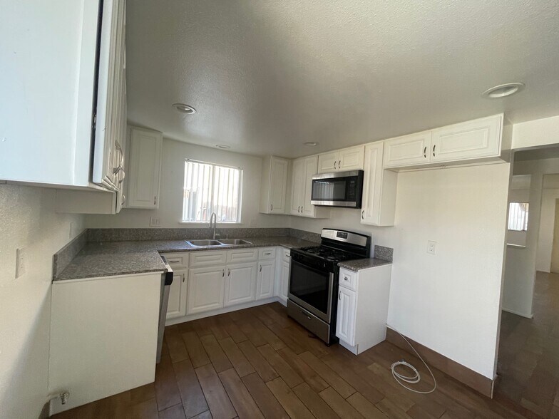 Building Photo - 7741 Newman Ave