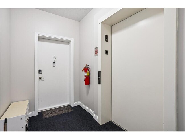 Building Photo - 1829 Park Ave