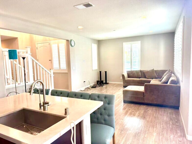 Building Photo - 157 Misty Cir