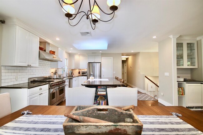 Building Photo - 28 Old Trail Rd