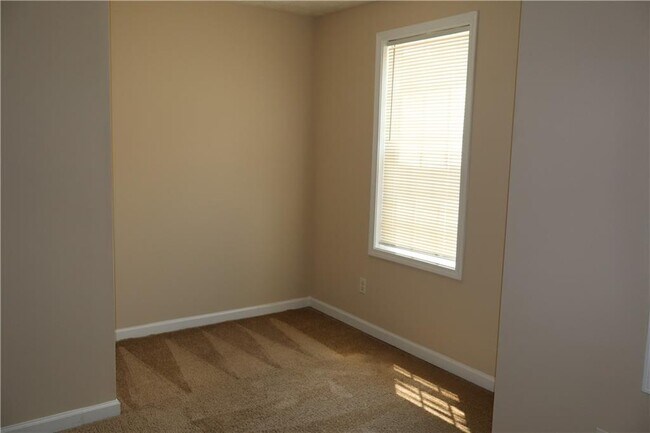 Building Photo - 176 Rivergate Ct