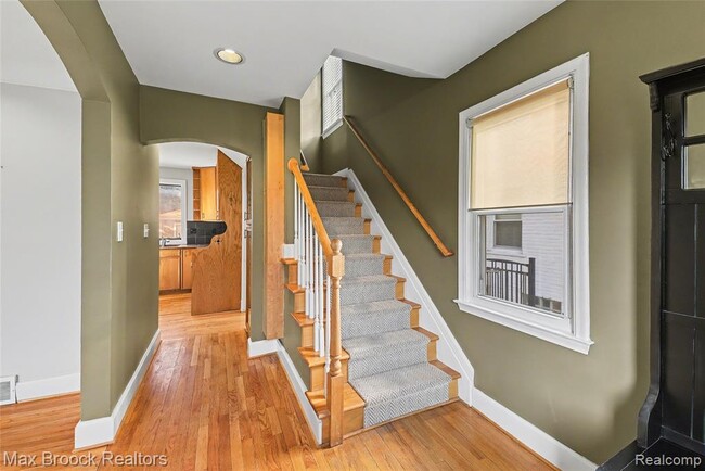 Building Photo - 758 Chester St