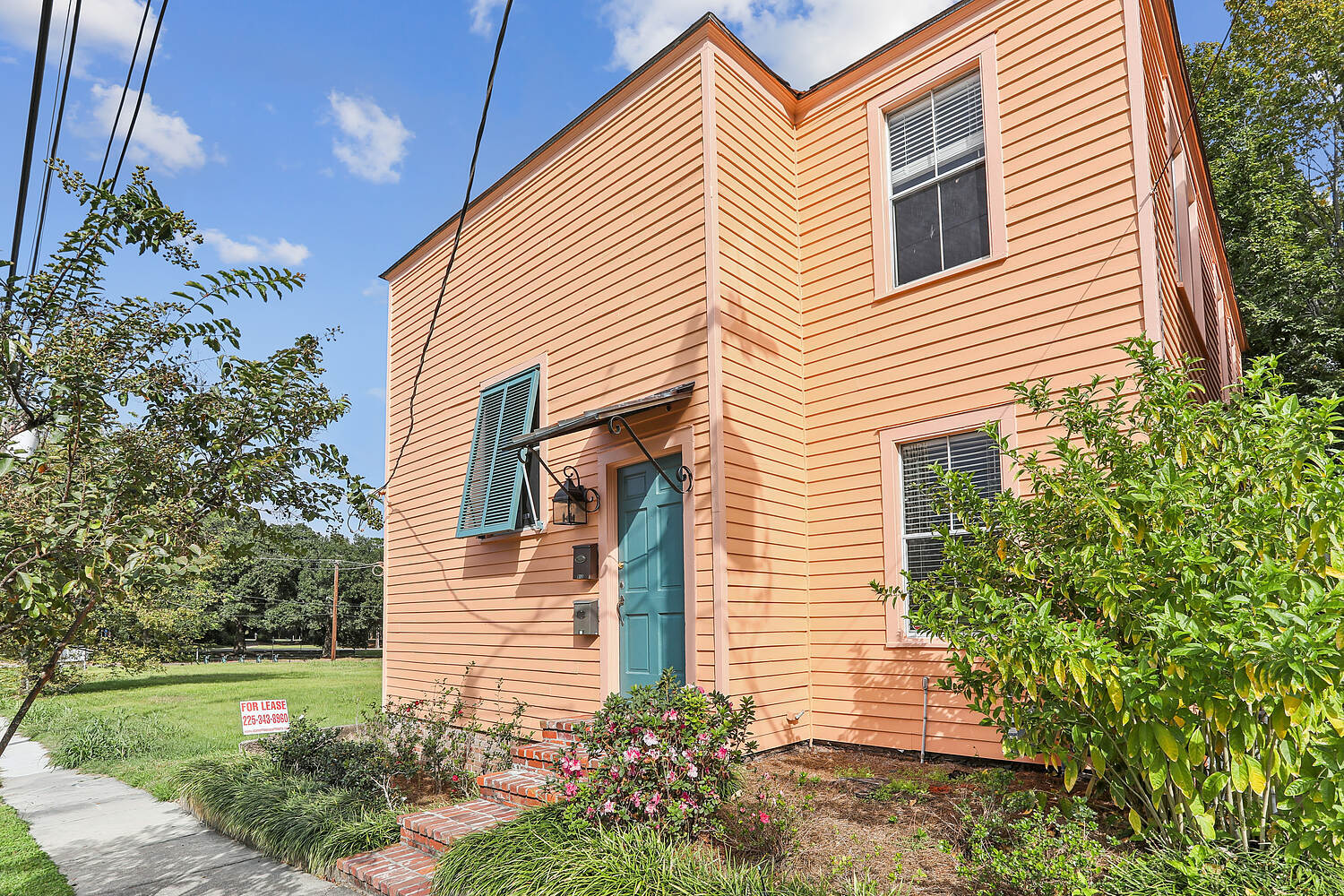 Building Photo - 906 N 6th St