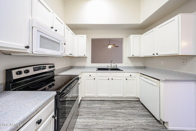Building Photo - 6431 W Chisum Trail