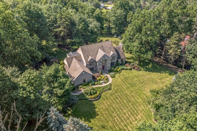 Building Photo - Spacious 5BR House in Pottstown