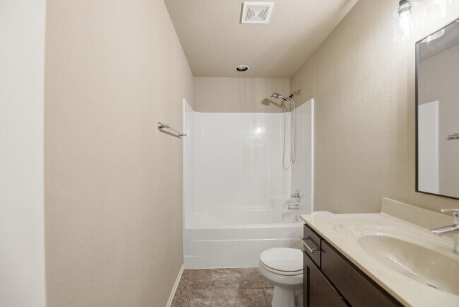 Building Photo - Well Maintained 3-bedroom, 2-bath Home in Desirable Bixby Schools North of River