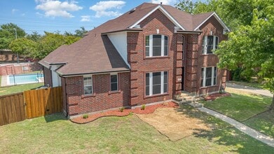 Building Photo - 4610 Clay Dr