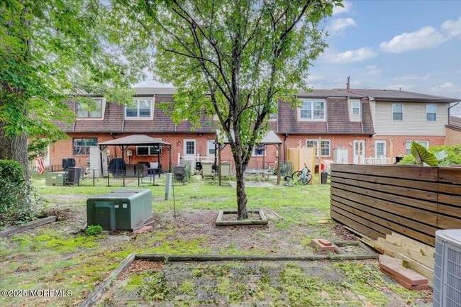Building Photo - 604 Ezara Ct