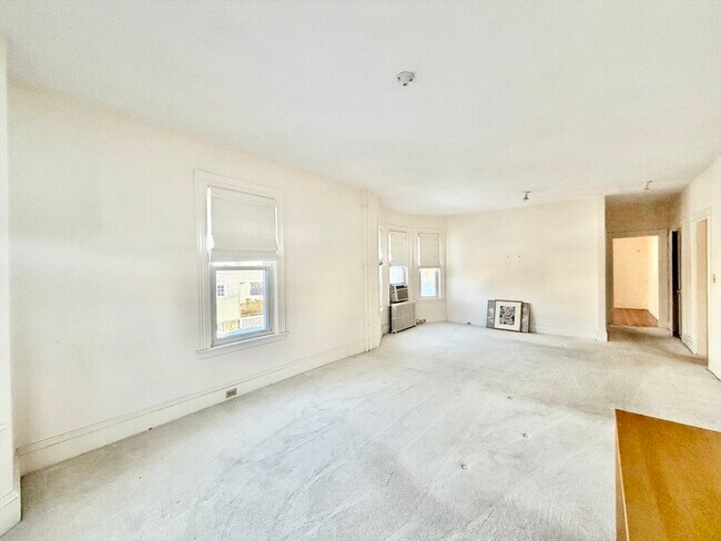 Building Photo - 44 Gray St