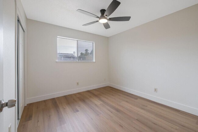 Building Photo - UPDATED CLOVIS HOME