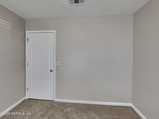 Building Photo - 4399 Princess Labeth Ct W