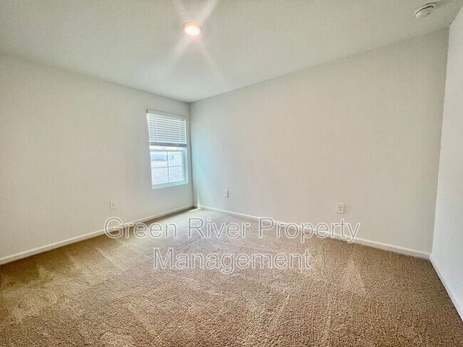 Building Photo - 83 Tidal Bch Ave