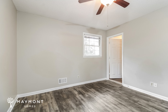 Building Photo - 301 Maid Stone Rd